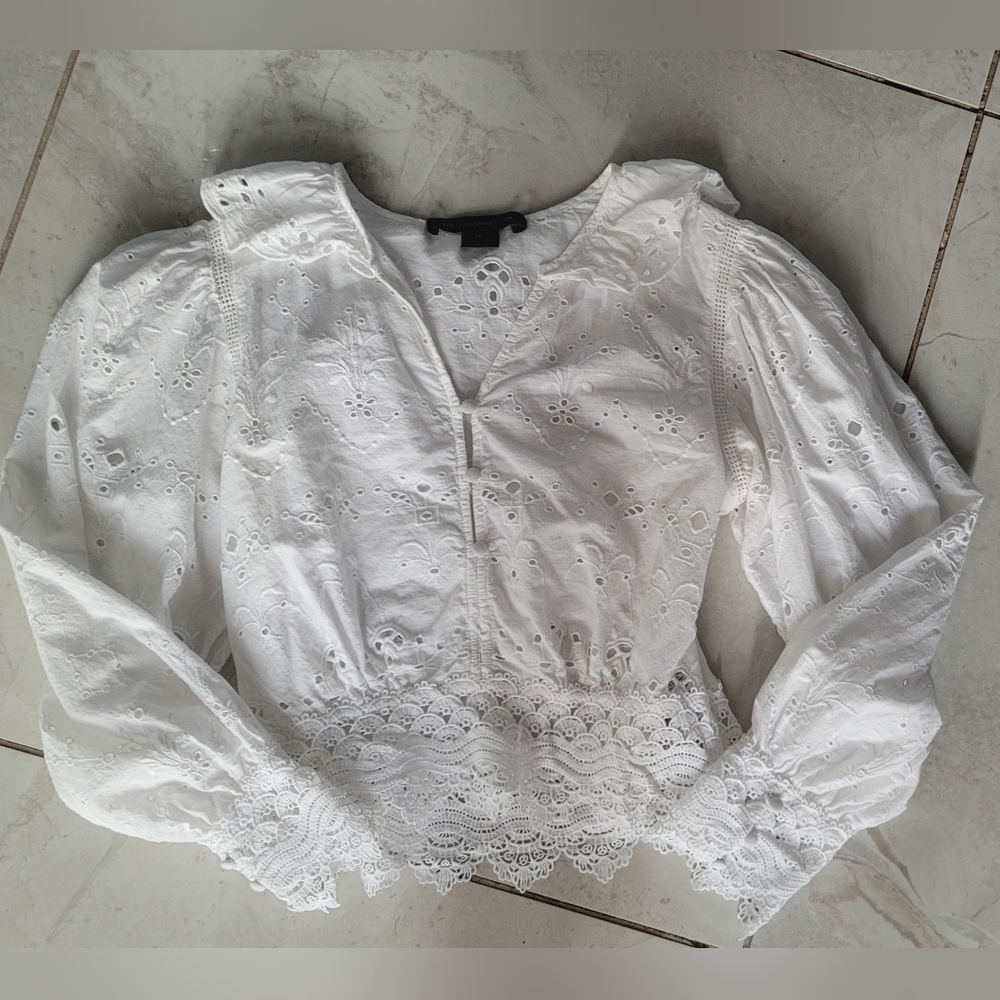 Like New - French Connection Biton lacy baloon sleeve blouse